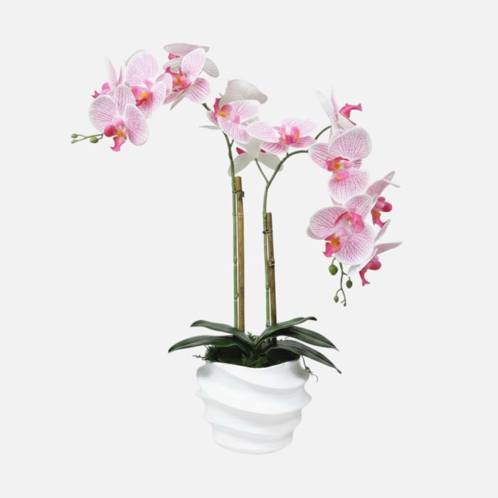 Arranjo de orquídeas em vaso de cerâmica branco Ondas - Rosa Claro